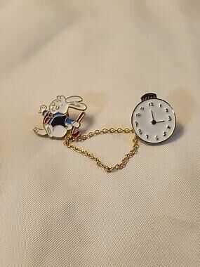 Alice In Wonderland Rabbit & Pocket Watch with Detachable Chain Pin Set 1"